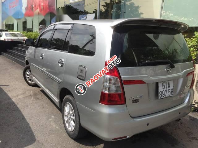 Cần bán lại xe Toyota Innova đời 2014, màu bạc-1