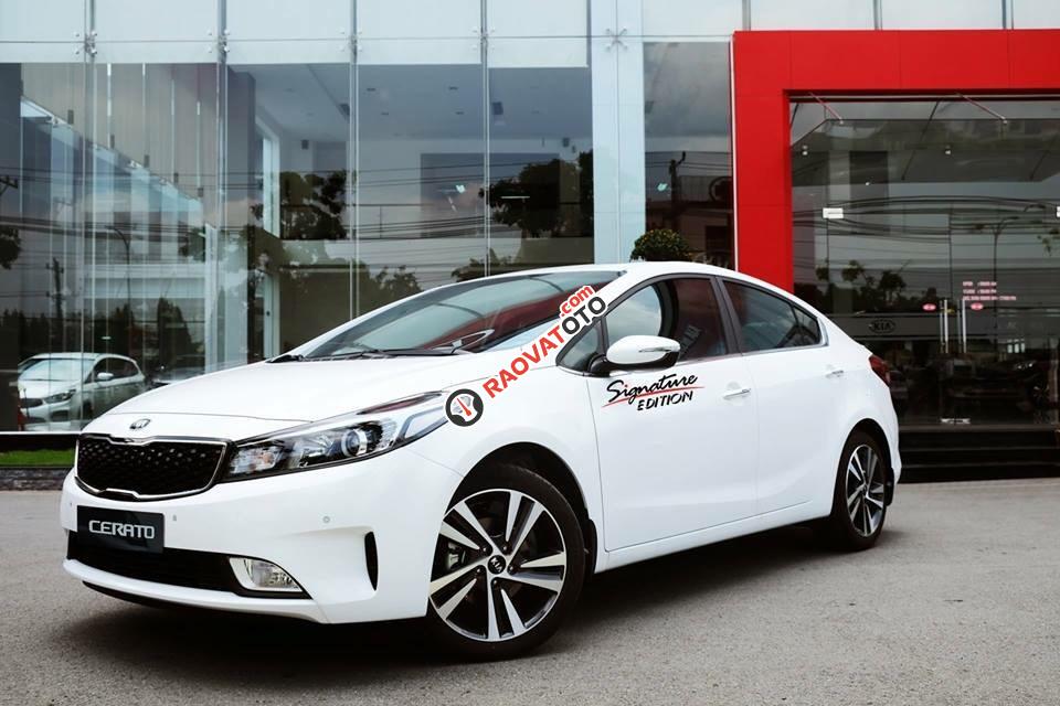 Kia Cerato đời mới 2017 - Ưu đãi giá cực tốt trong tháng cùng trang bị sạc không dây tiên tiến lần đầu xuất hiện-0