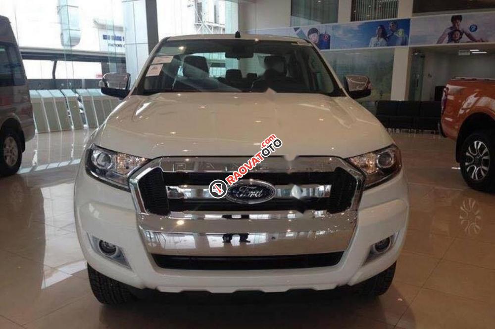 Bán Ford Ranger XLT 2.2L 4x4 MT năm 2017, màu trắng, nhập khẩu nguyên chiếc-2