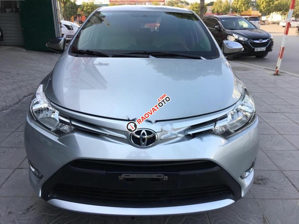 Cần bán gấp Toyota Vios 2016, màu bạc-0