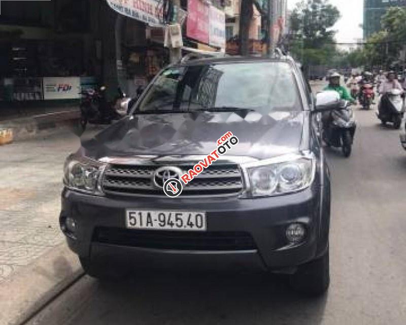 Cần bán Toyota Fortuner G đời 2010, màu xám số sàn-3