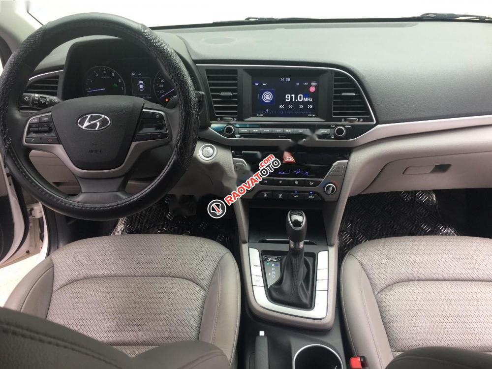 Cần bán xe Hyundai Elantra 1.6AT đời 2016, màu trắng, số tự động-7