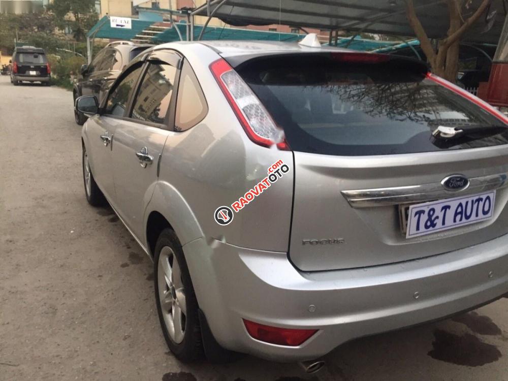 Bán Ford Focus sản xuất 2010, màu bạc, giá chỉ 385 triệu-0