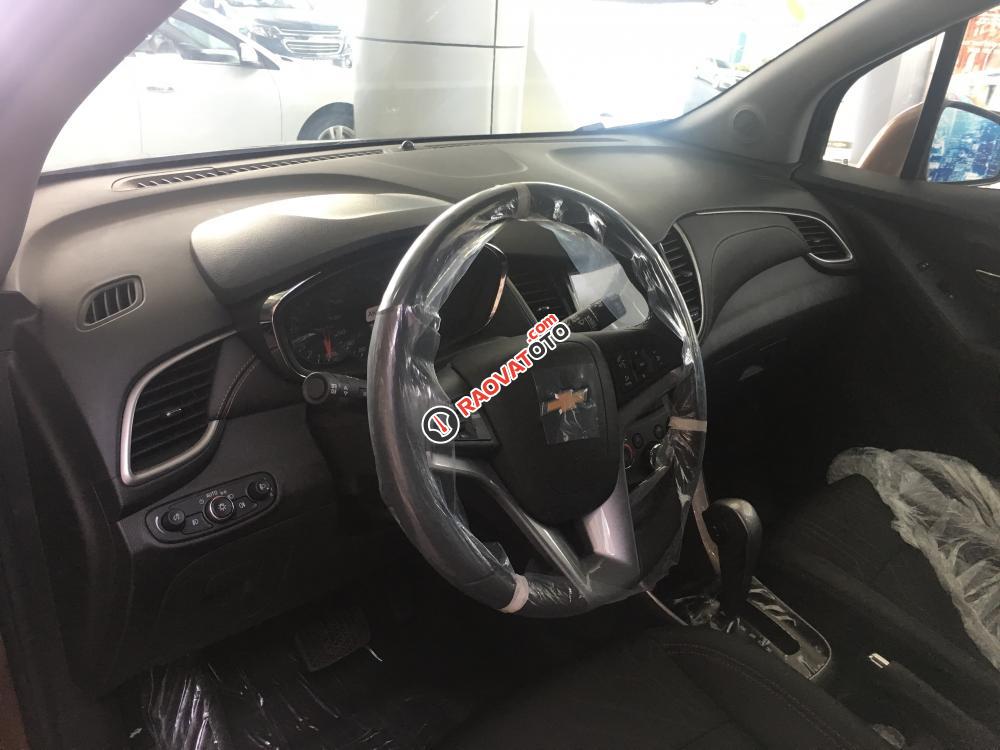 Chevrolet Trax 1.4L Turbo 2017, nhập khẩu nguyên chiếc, xe đủ màu, xe giao liền, hỗ trợ vay lãi suất thấp-7