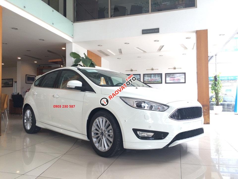 Bán xe Ford Focus Ecoboots 2018 giao ngay, khuyến mãi lớn cuối năm-0