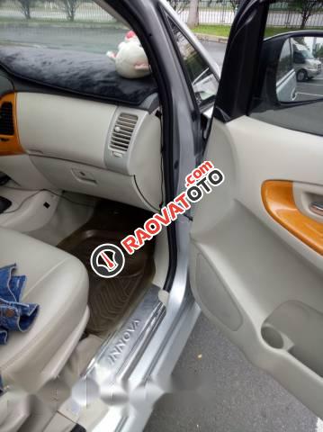 Bán ô tô Toyota Innova đời 2008, màu bạc-2