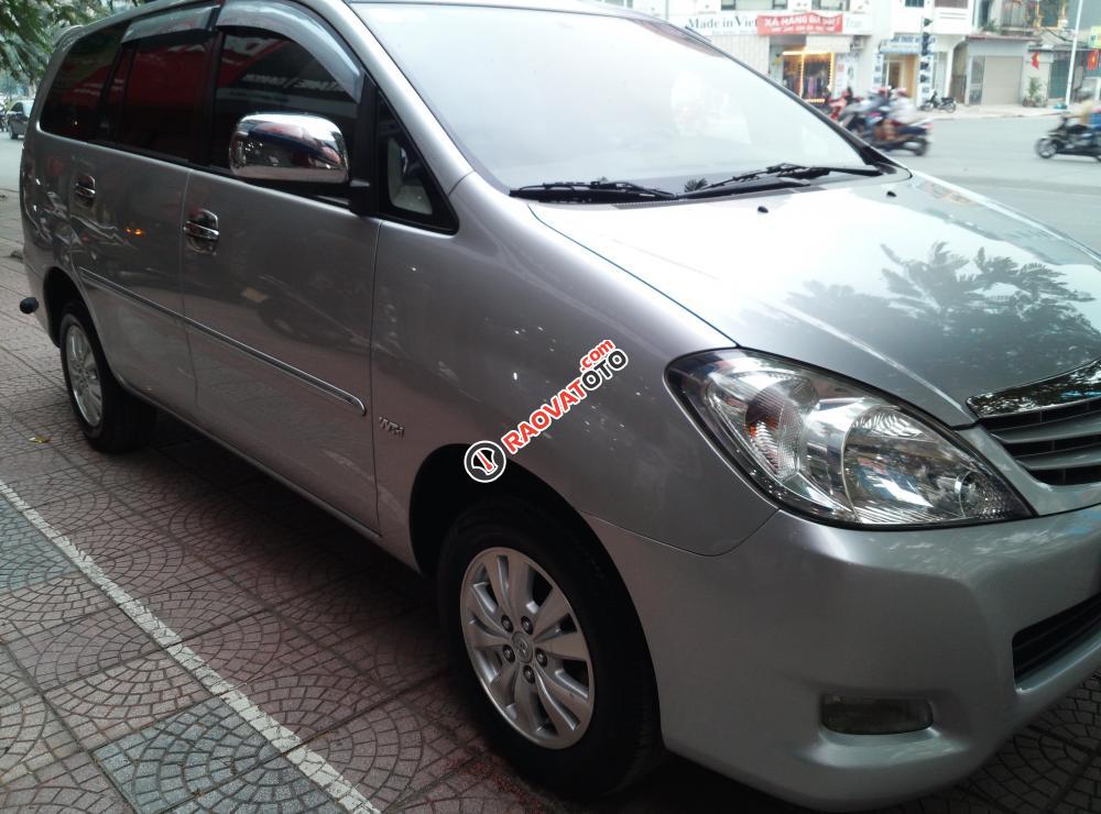 Bán xe Toyota Innova G màu ghi bạc, số sàn, SX cuối 2010, BS Hà Nội-1