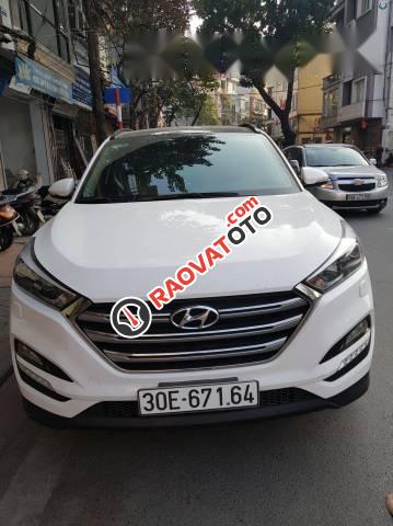 Chính chủ bán Hyundai Tucson đời 2016, màu trắng-0