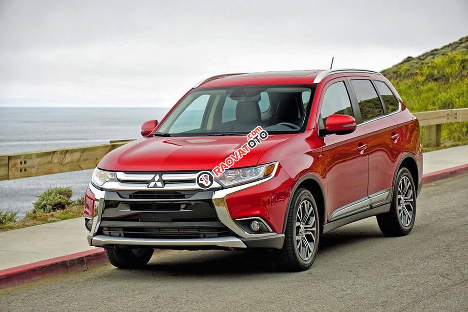 Mitsubishi Outlander 2017 phiên bản mới đã có mặt tại Quảng Bình-0