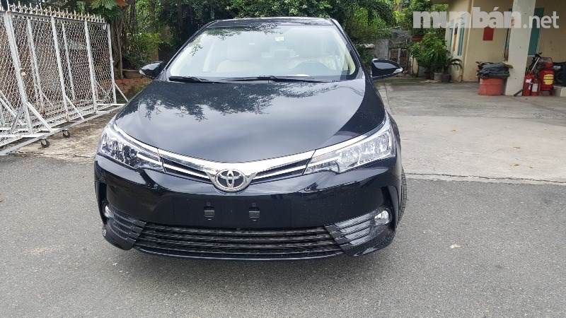 Bán xe Toyota Corolla altis đời 2017, màu đen, nhập khẩu-0