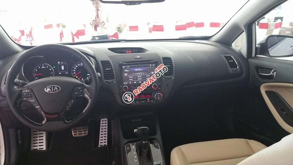 Kia Cerato 1.6, trả góp 80 % chứng minh tài chính miễn phí, 0912811858-6