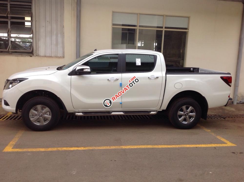 Cần bán Mazda BT-50 2.2L số sàn 2 cầu, xe nhập khẩu nguyên chiếc-0