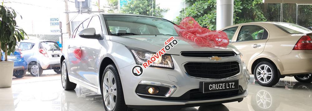 Bán xe Chevrolet Cruze LT giá tốt - nhiều quà tặng-1