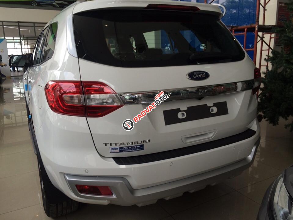 Bán Ford Everest 2.2 Titanium 2017, màu trắng, nhập khẩu-4