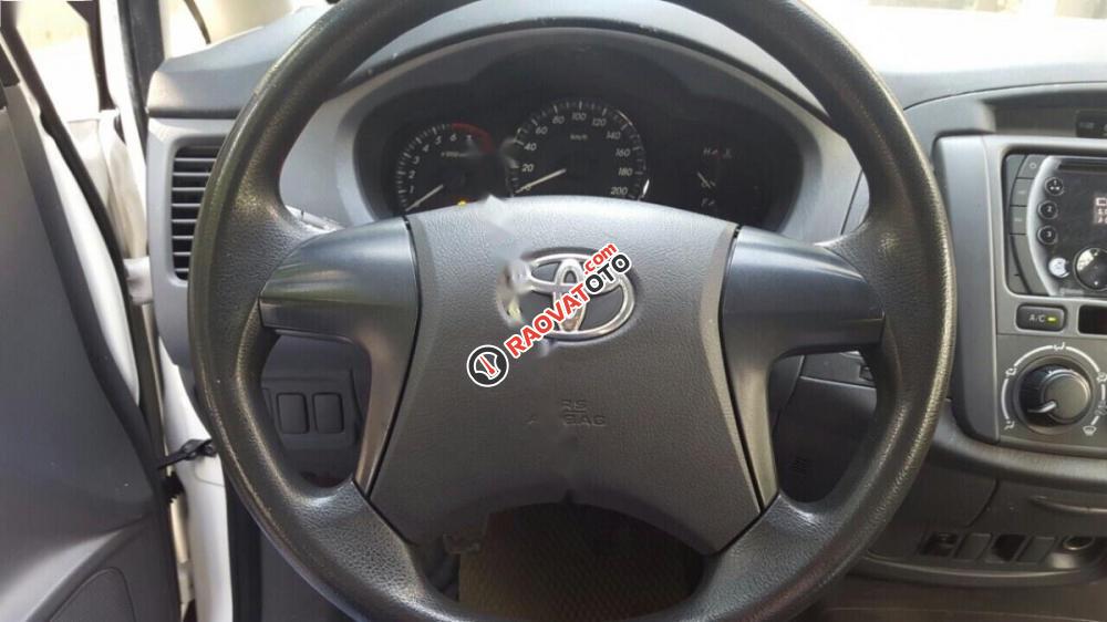 Bán ô tô Toyota Innova đời 2015, màu trắng-3