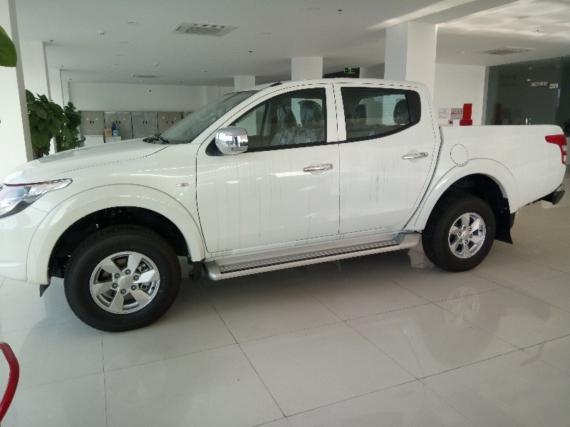 Bán ô tô Mitsubishi Triton đời 2017, màu trắng, nhập khẩu Thái Lan, 589tr-2