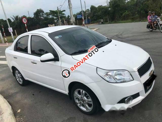 Bán xe Chevrolet Aveo đời 2015, màu trắng xe gia đình-0