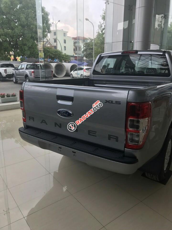 Ford An Đô bán Ford Ranger XLS 4X2 MT đời 2017 nhiều màu, giá rẻ nhất, trả góp 80% tại Hà Nội-2