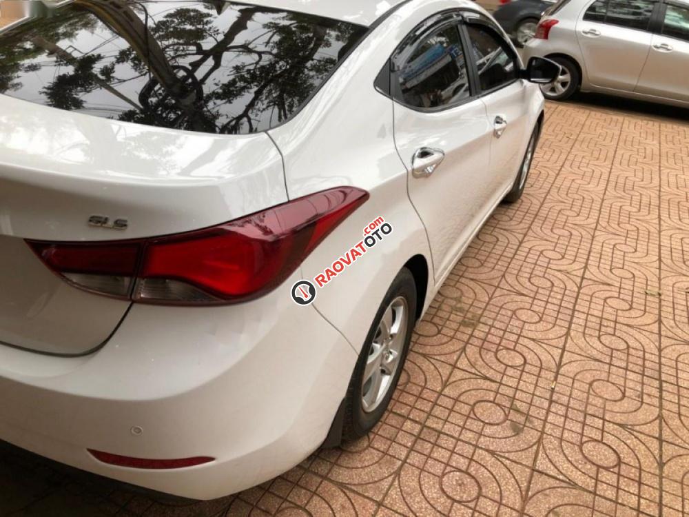 Bán xe Hyundai Elantra MT đời 2015, màu trắng, xe nhập, giá tốt-6