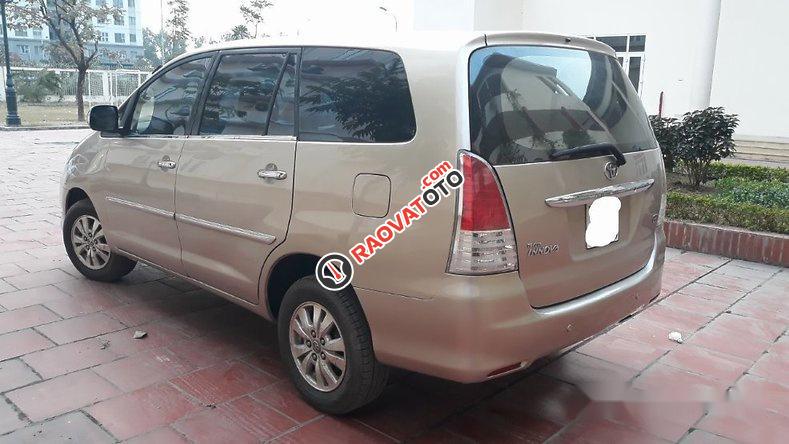 Bán ô tô Toyota Innova đời 2010 chính chủ-6