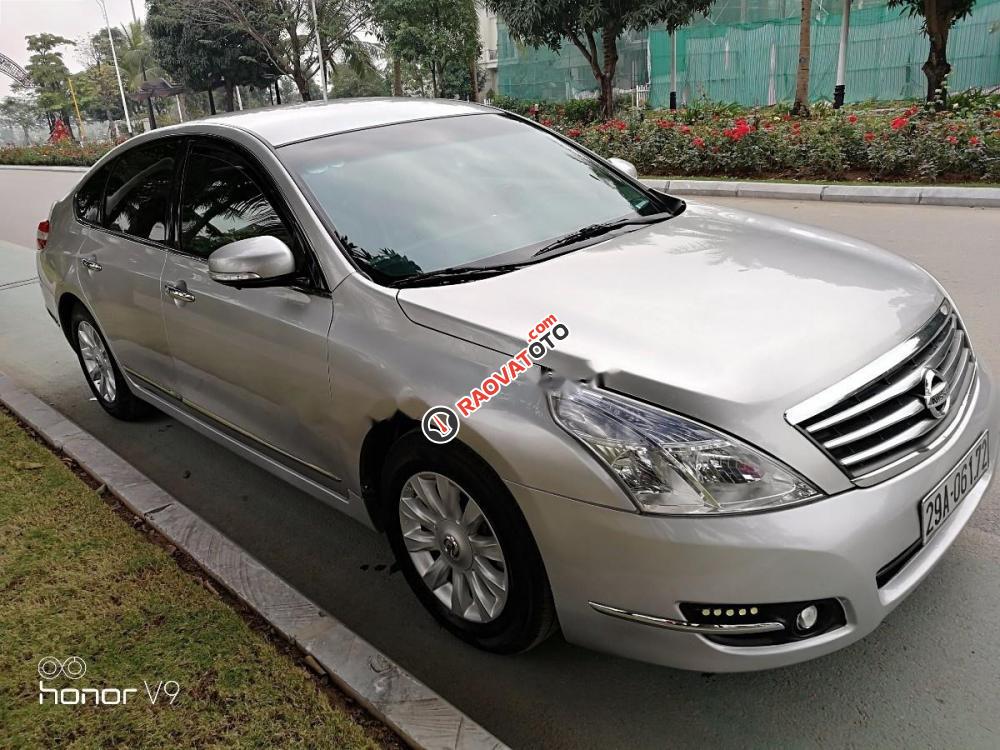 Cần bán gấp Nissan Teana đời 2010, màu bạc, nhập khẩu nguyên chiếc, chính chủ-3