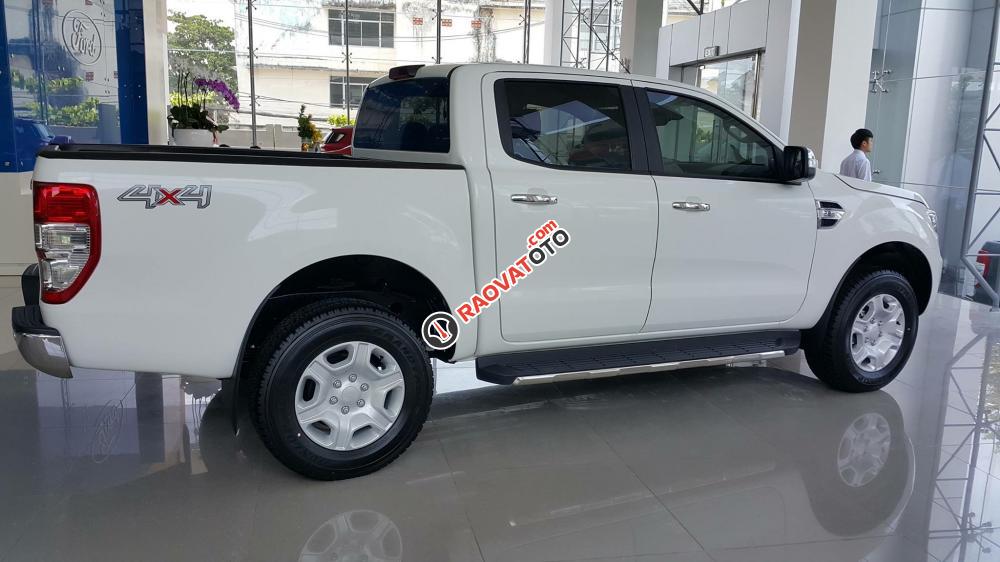 Bán ô tô Ford Ranger XLT 4x4 MT mới tại Hòa Bình, màu trắng, nhập khẩu giá cả cạnh tranh-3