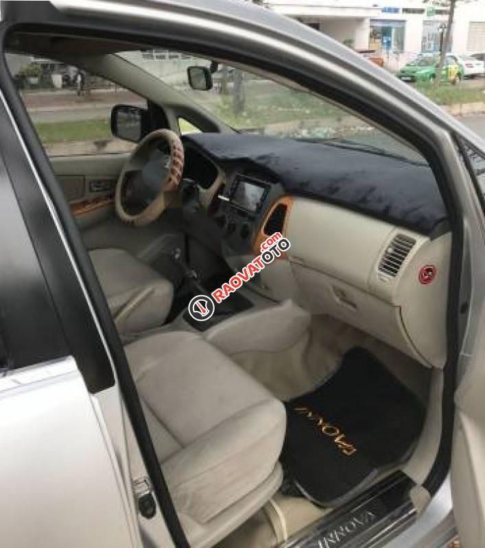 Bán Toyota Innova G đời 2010, màu bạc, giá 407tr-4