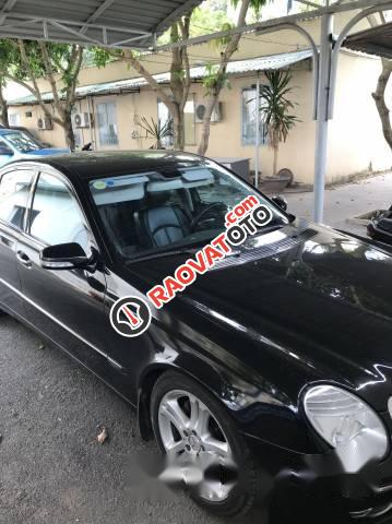 Bán Mercedes E200 đời 2007, màu đen, 420tr-2