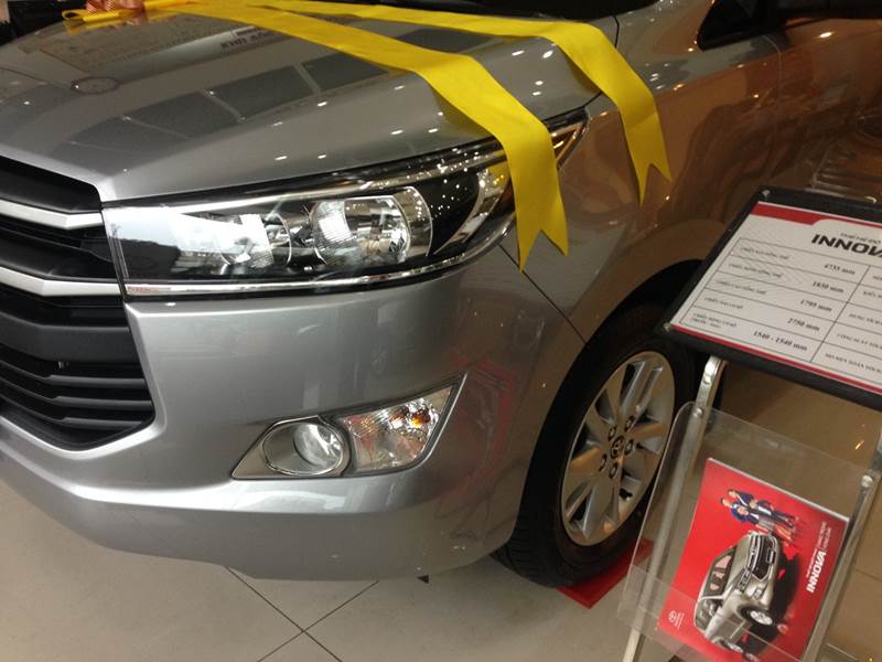 Bán ô tô Toyota Innova đời 2017, màu bạc, nhập khẩu chính hãng-9