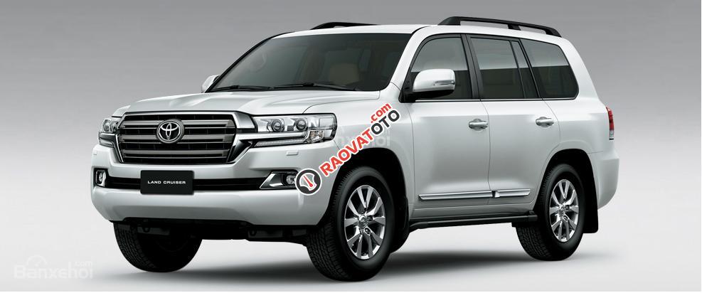 Toyota Land Cruiser bạc, Sx 2017 - Cập nhật lô xe tháng 4 - đại lý Toyota Mỹ Đình / Hotline: 0973.306.136-18