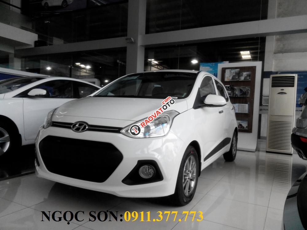 Cần bán xe Hyundai Grand i10 mới, màu trắng - LH Ngọc Sơn: 0911.377.773-8