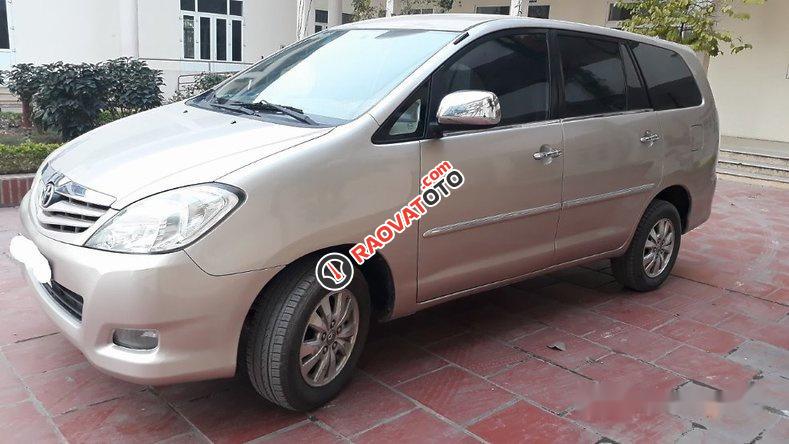 Bán ô tô Toyota Innova đời 2010 chính chủ-1