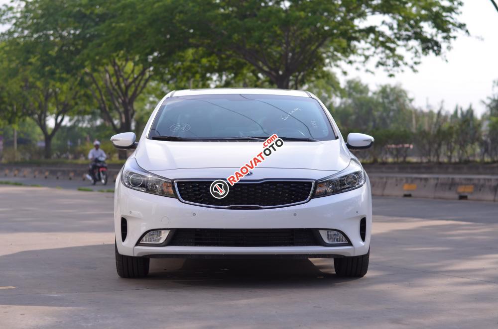 Bán ô tô Kia Cerato 1.6 AT sản xuất 2017, màu trắng-0