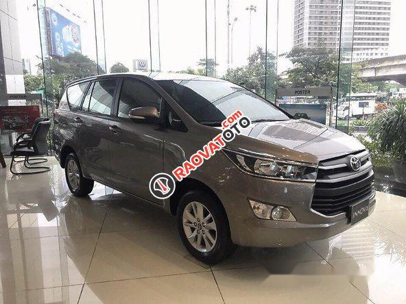 Cần bán Toyota Innova đời 2017, giá 939tr-1