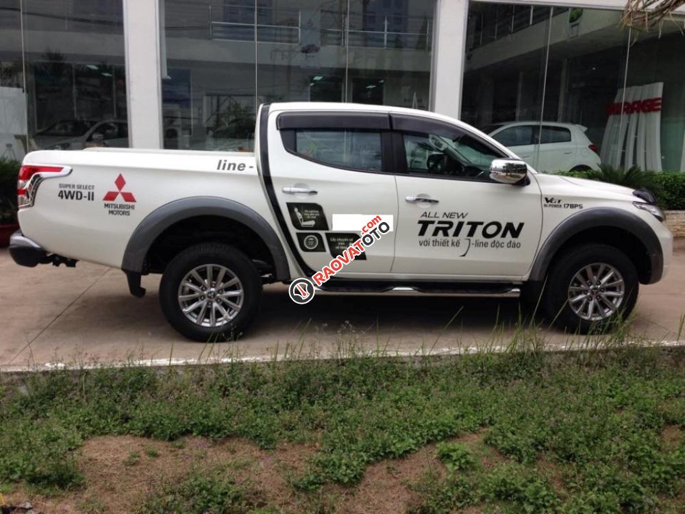 Bán Mitsubishi Triton, màu trắng, nhập khẩu, tại Đà Nẵng, liên hệ: Lê Nguyệt: 0911.477.123-3