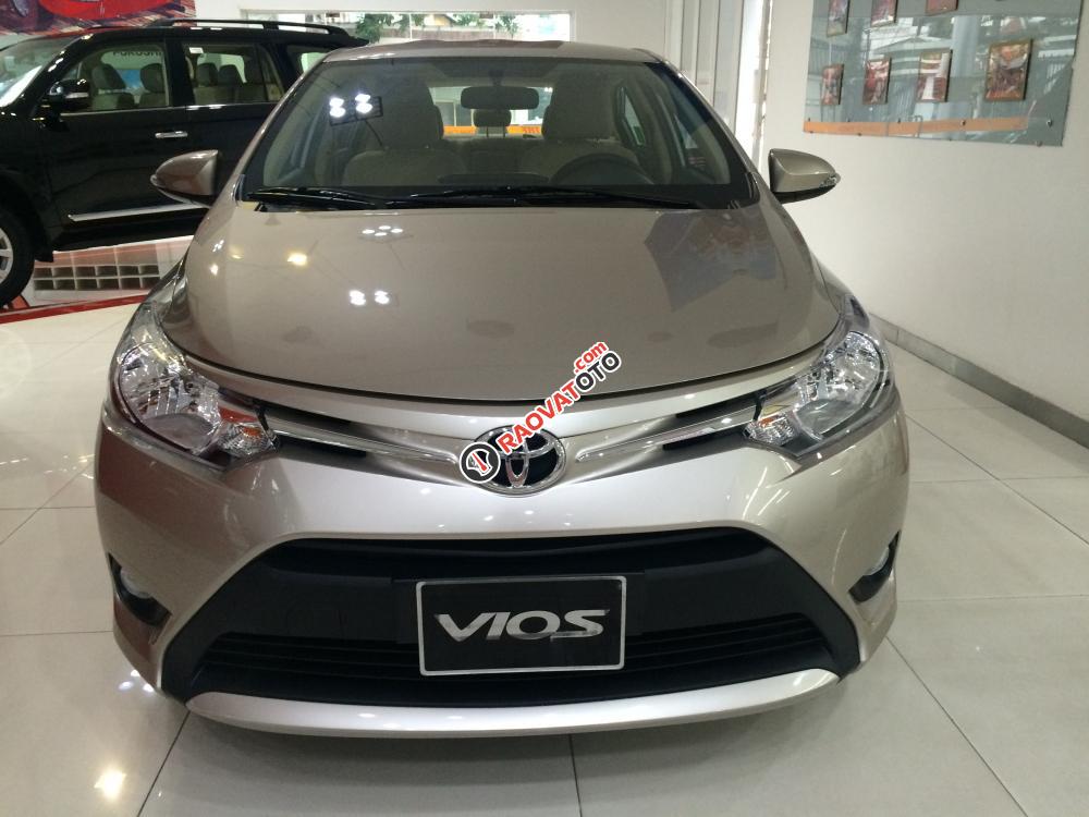 Bán Toyota Vios 1.5E MT đời 2018, màu nâu vàng, giá chỉ 489 triệu, trả góp lãi suất 0.58%-0