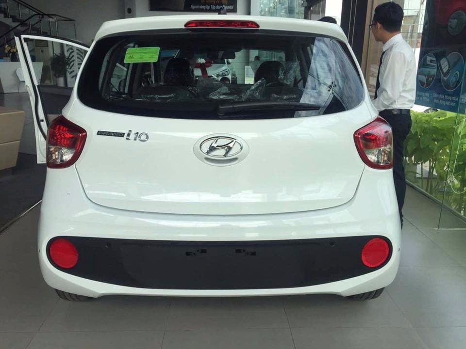 Cần bán xe Hyundai Grand i10 2017, màu trắng, nhập khẩu chính hãng-1