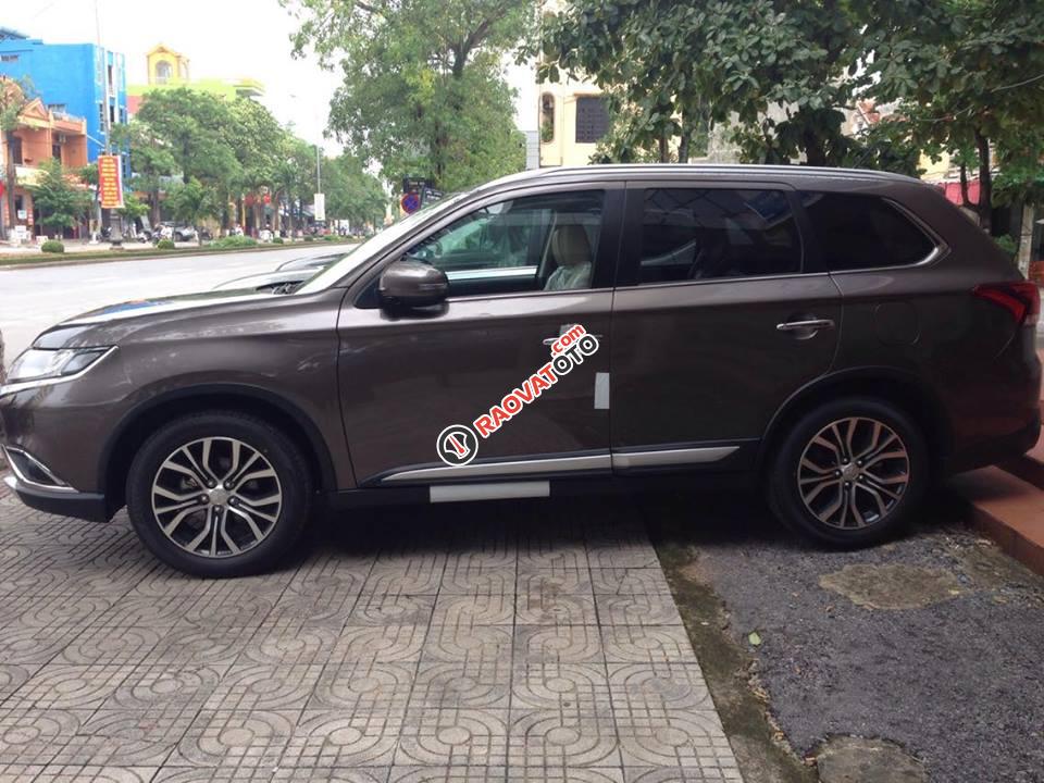 Bán Mitsubishi Outlander 2.0CVT 2018, nhập Nhật, 7 chỗ, trả góp, giao ngay, 808tr - LH 0911373343-1