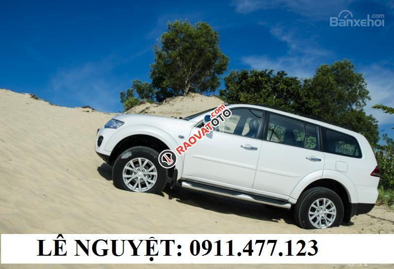 Bán Mitsubishi Outlander 2.0 CKD xe 7 chỗ giá sốc, trả góp 90% xe, LH: Lê Nguyệt: 0911.477.123-0988.799.330-1