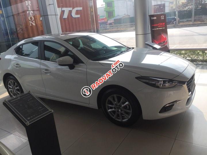 Bán ô tô Mazda 3 1.5AT Sedan đời, màu trắng, nhanh tay - liên hệ để được nhiều ưu đãi-1