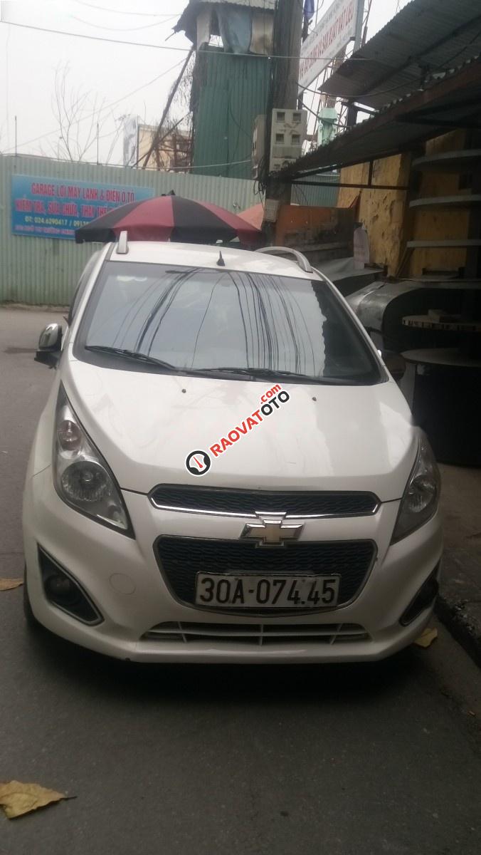 Cần bán lại xe Chevrolet Spark LTZ 1.0 AT năm 2014, màu trắng, chính chủ-0