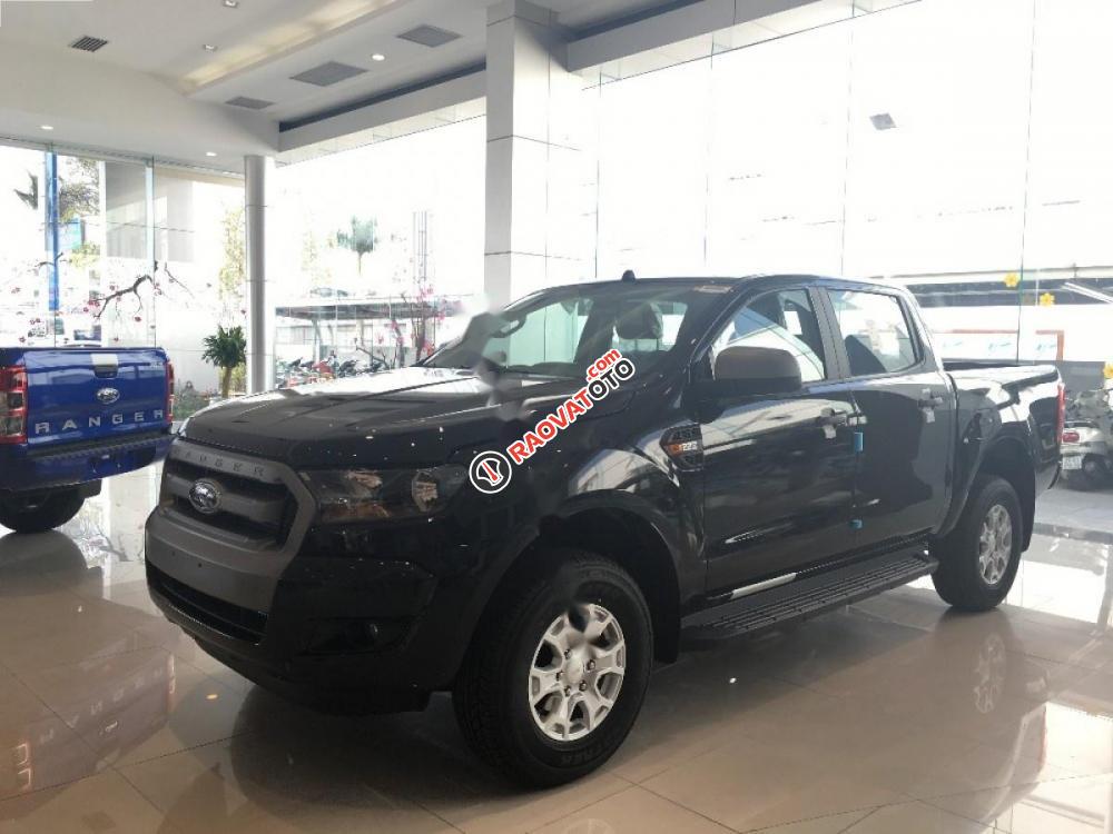 Cần bán Ford Ranger XLS MT sản xuất 2017, màu đen, nhập khẩu-3