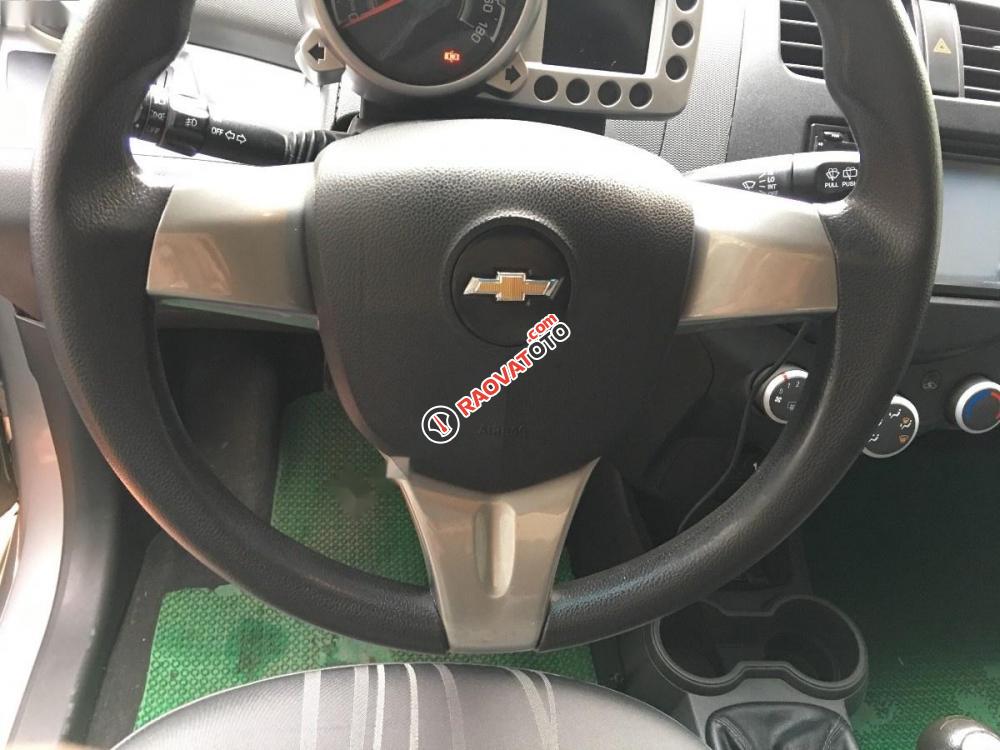 Bán Chevrolet Spark LT đời 2013, màu bạc-7