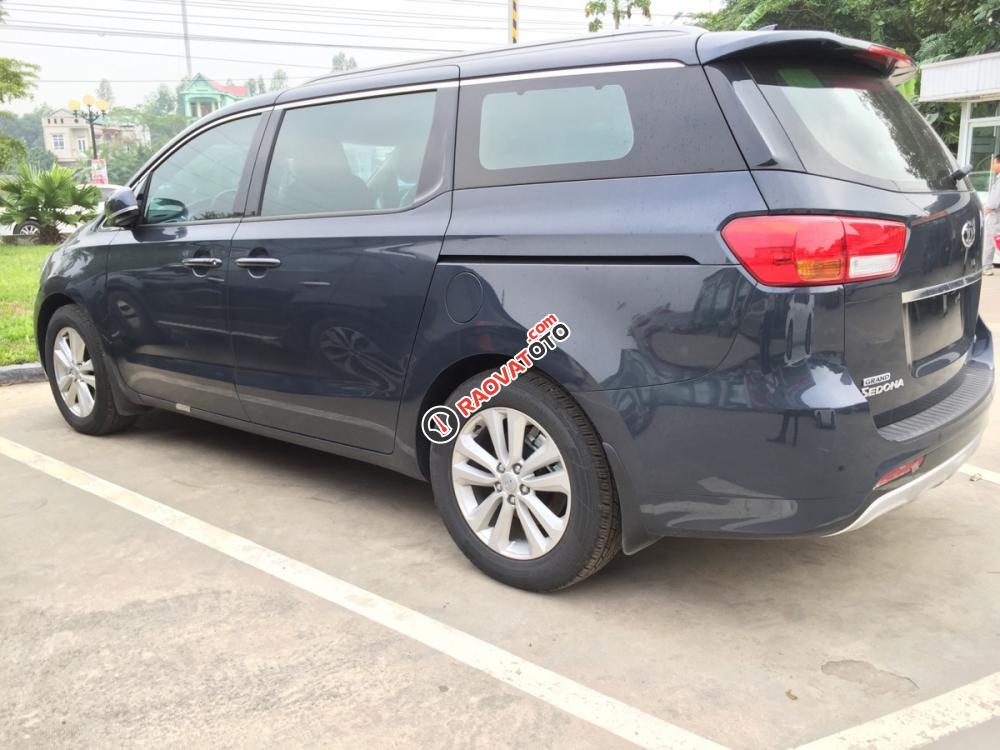 Cần bán Kia Sedona DAT năm 2018, màu xanh, hỗ trợ trả góp, LH 0989 240 241-1