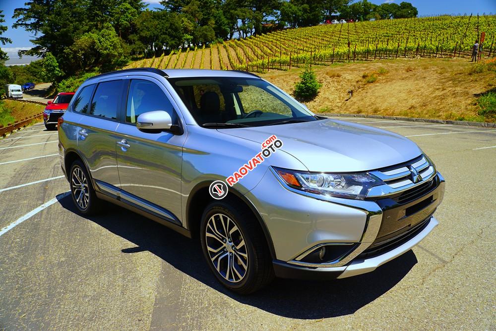 Mitsubishi Outlander 2017 đã có mặt tại Quảng Bình - giá hấp dẫn 995 triệu-2