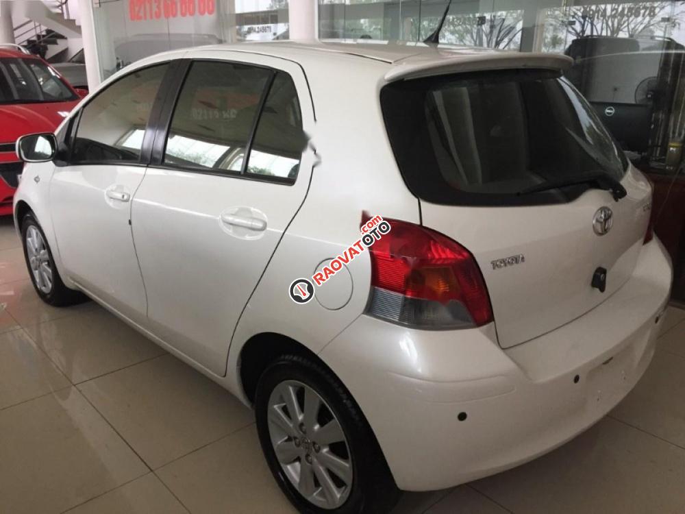 Cần bán gấp Toyota Yaris AT đời 2011, màu trắng, nhập khẩu như mới-2