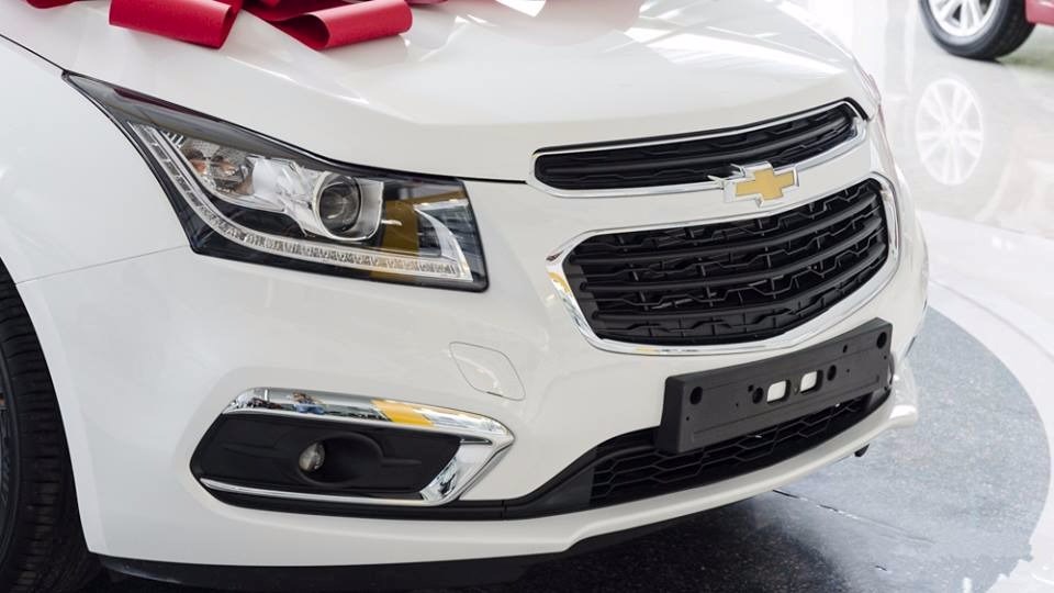 Bán Chevrolet Cruze đời 2017, màu trắng, nhập khẩu chính hãng-2