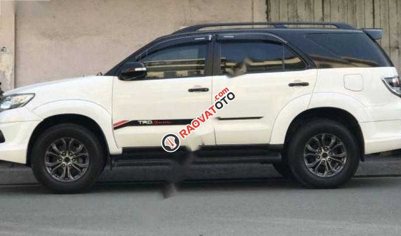 Bán ô tô Toyota Fortuner TRD đời 2016, màu trắng-4