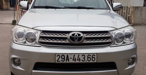 Bán xe Toyota Fortuner đời 2012, màu bạc, xe gia đình-0