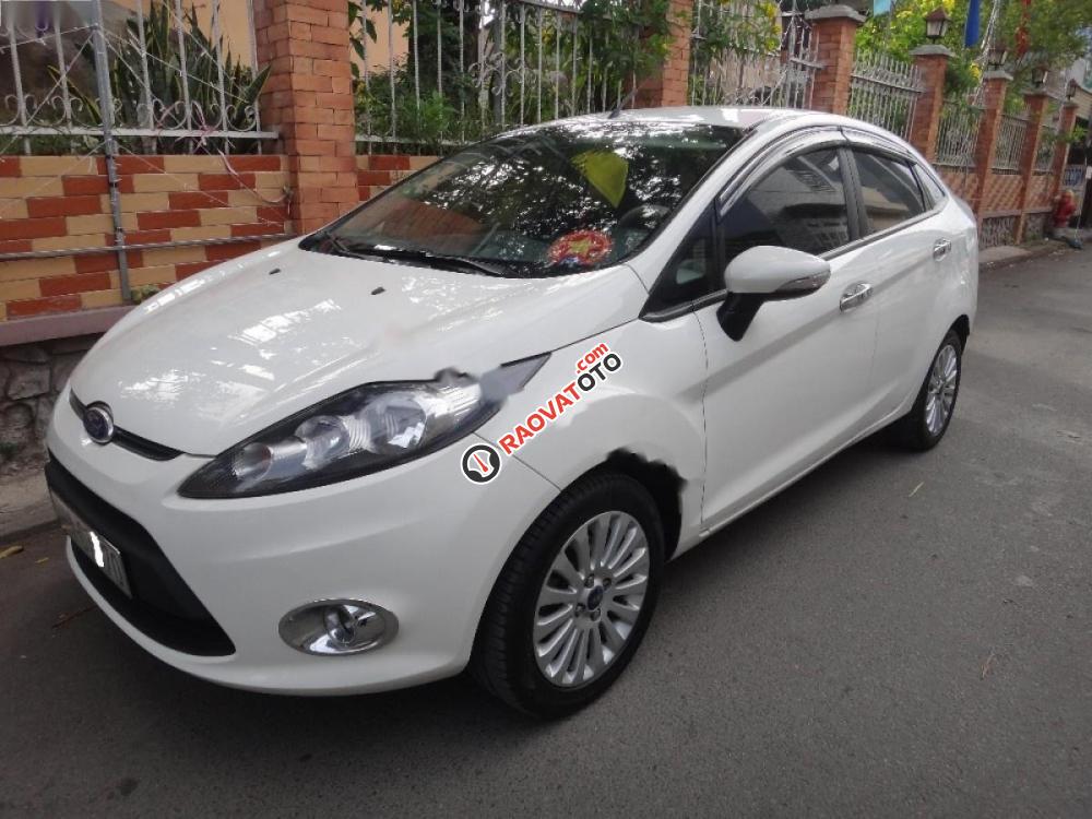 Cần bán gấp Ford Fiesta đời 2011, màu trắng, giá chỉ 345 triệu-0